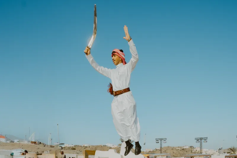 لحظة قفز في أداء شعبي